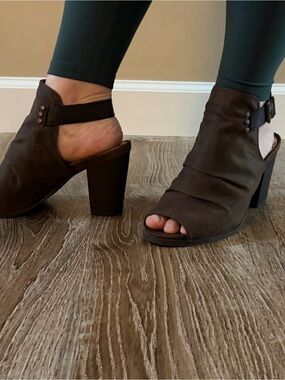 Women’s Brown Open-Toe Block Heel Sandals